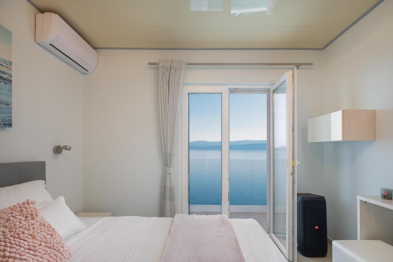 Beachfront Holiday Home - Private Heated Pool Mimice Exterior photo