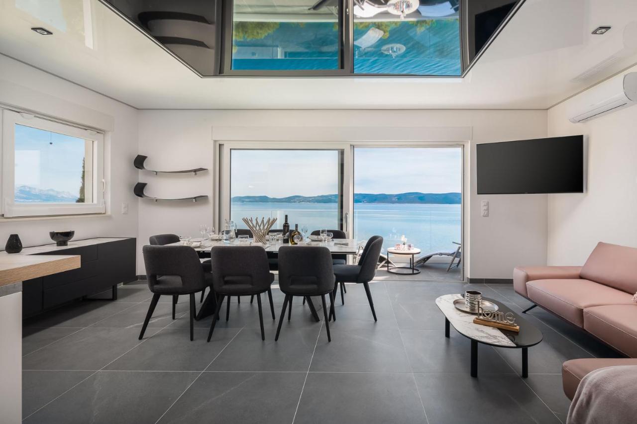 Beachfront Holiday Home - Private Heated Pool Mimice Exterior photo